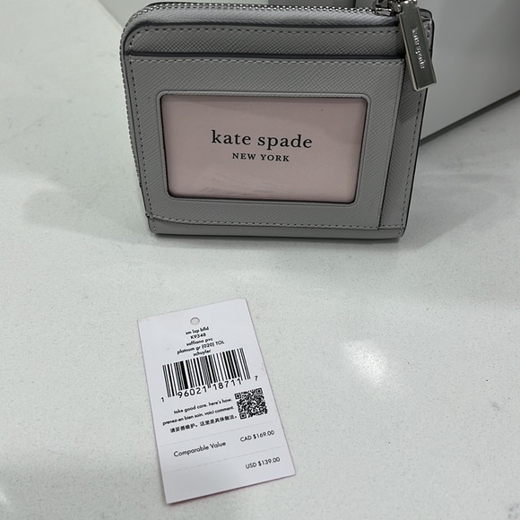 NWT KATE SPADE SM LZP BFLD K9348 SAFFIANO PVC PLATNUM GR (020) TOL SCHUYLER - Picture 2 of 5